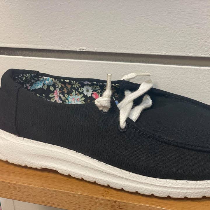 Black Holly Shoe for wholesale by FARMASI & Just Believe Boutique Wholesale