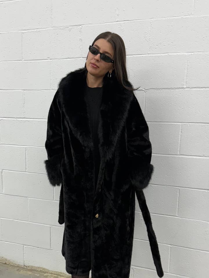 Long Fur Coat With Chunky Fur Details Faux Fur Coat V959 for wholesale by VAV NEW YORK