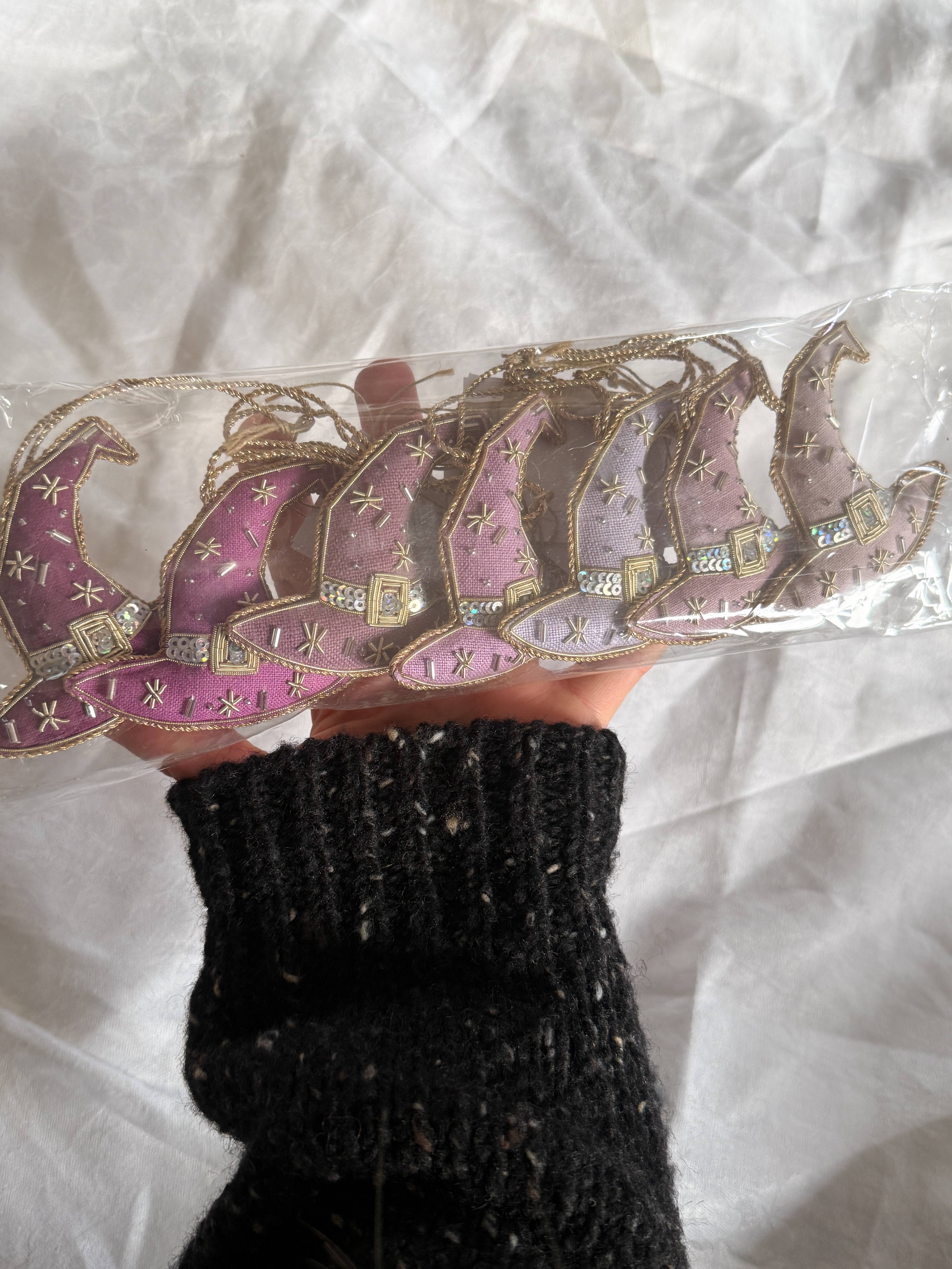 Katie Larmour Linen – wholesale Ornament – (7pcs) Assortment Purple Handmade Witch Hat Linen Halloween3