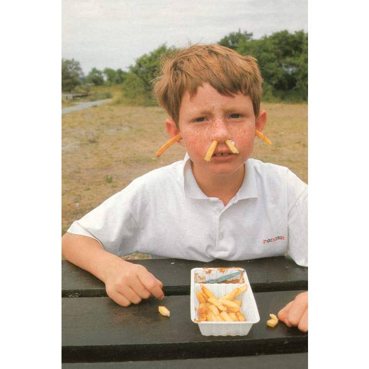 Cartão Postal - Menino Com Batatas Fritas por atacado de VisionWorks LLC