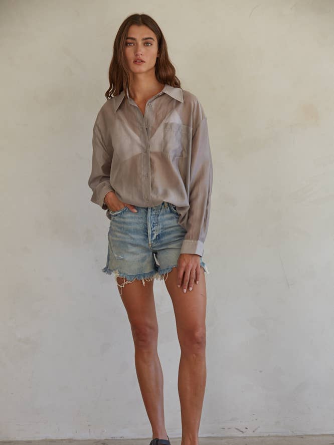 L6989 | Haut en chemise à col boutonné pour la vente par By Together