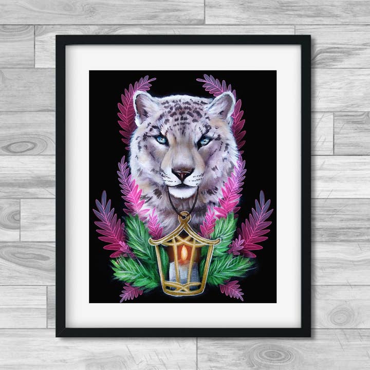 Impression artistique 8 « x10" | Léopard des neiges avec pin et fougères pour la vente par Joyseeker Tarot