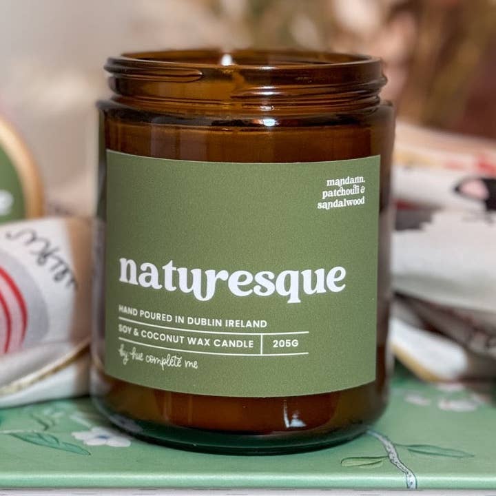 Candela in barattolo di vetro verde Naturesque per la vendita all'ingrosso da parte di Hue Complete Me