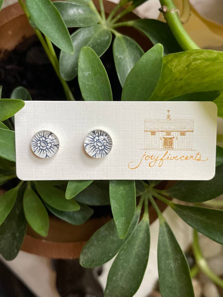 Studs - kleine, delicate bloemen, oorbellen voor dagelijks gebruik, bloemen voor wholesale door joeyfivecents