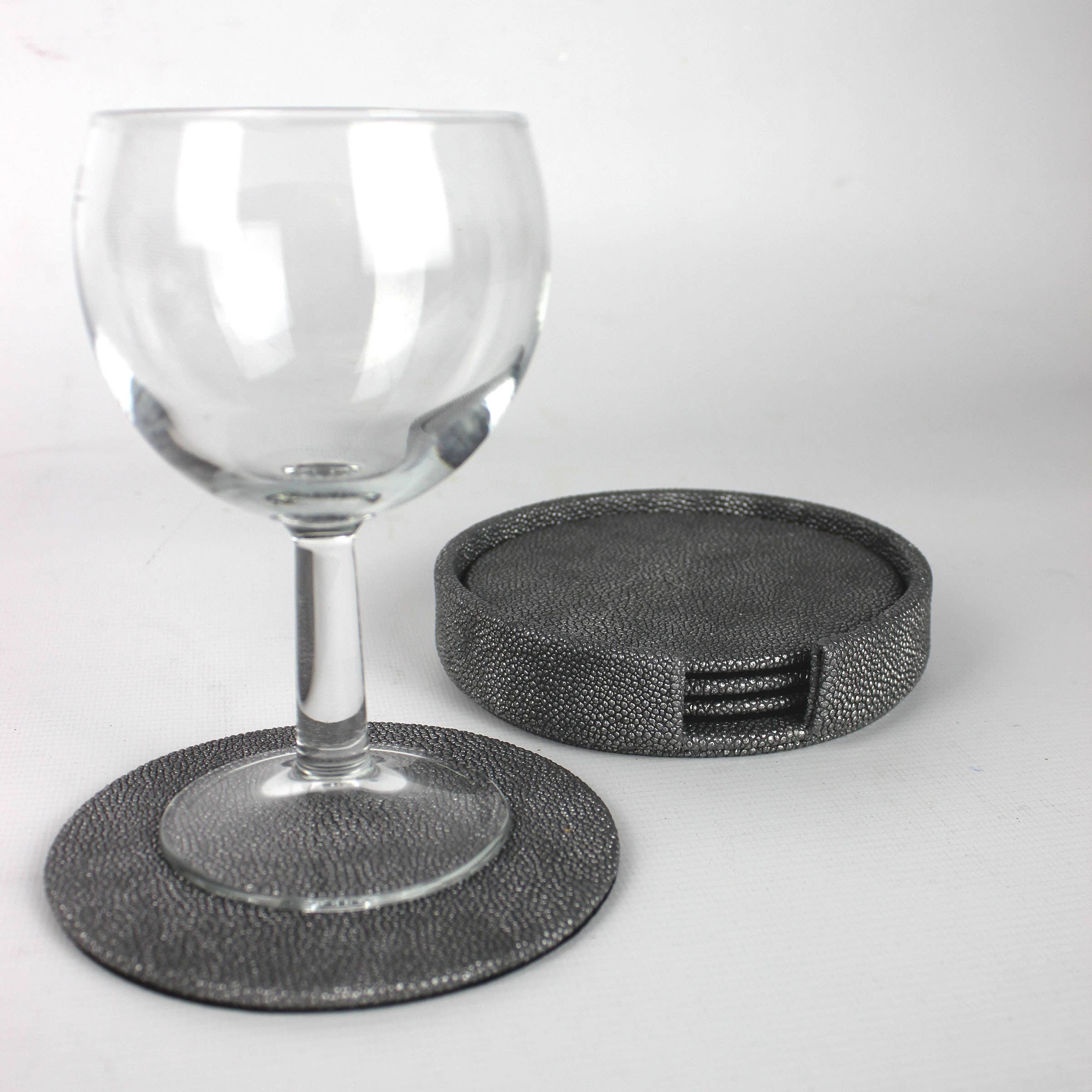 Signature Home Collection GmbH – wholesale Coasters – Round glass coasters set of 4 with box synthetic leather rays grey3