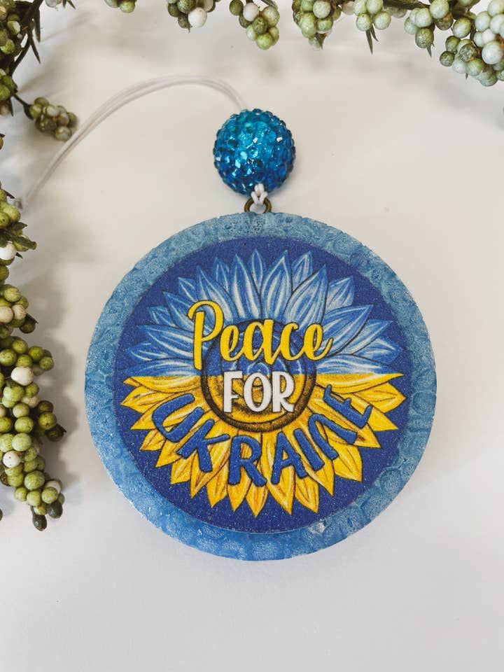 Ukraine | Peace | Désodorisant pour voiture | Désodorisant pour la vente par Woven Knots
