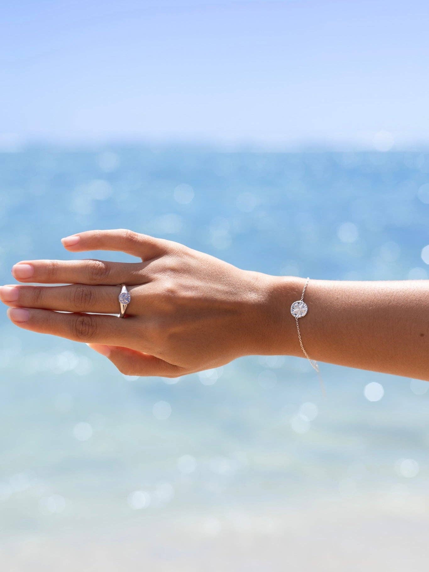 Malakai the Label – Engroshandel Armbånd med vedhæng – Sanddollar-armbånd i sterlingsølv3