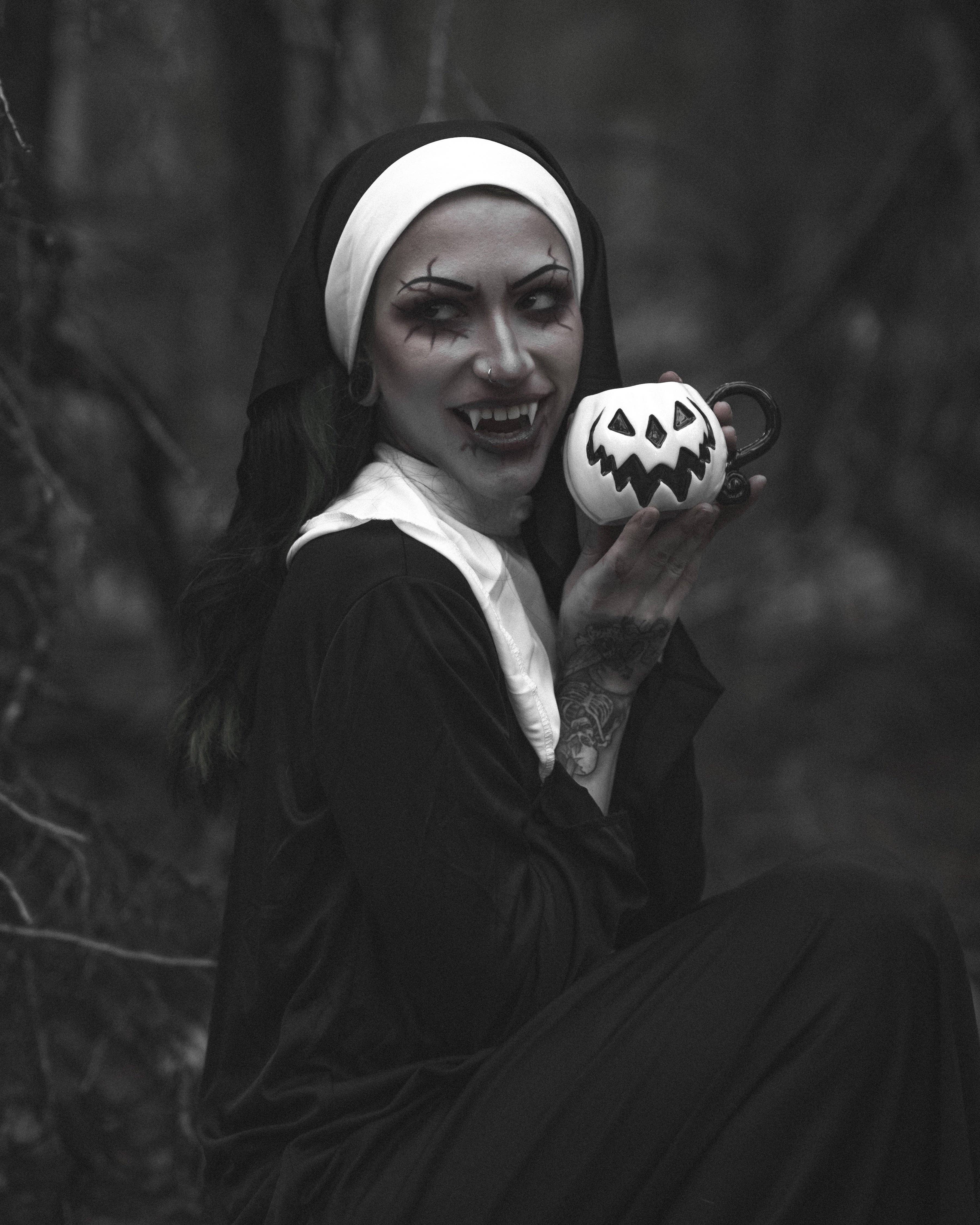 Lively Ghosts - Wholesale Coffee Mug - White Pumpkin | Haunted Hallows Mug10