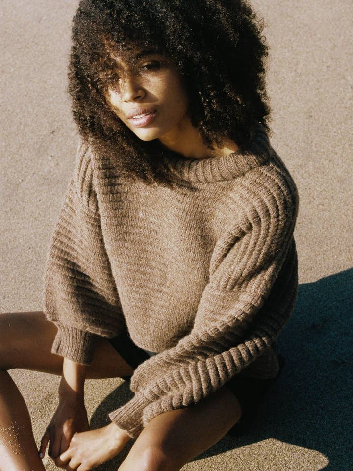 Na Nin – Engroshandel Pullover - Dame – Romy strikket alpaka-ballonærmet sweater