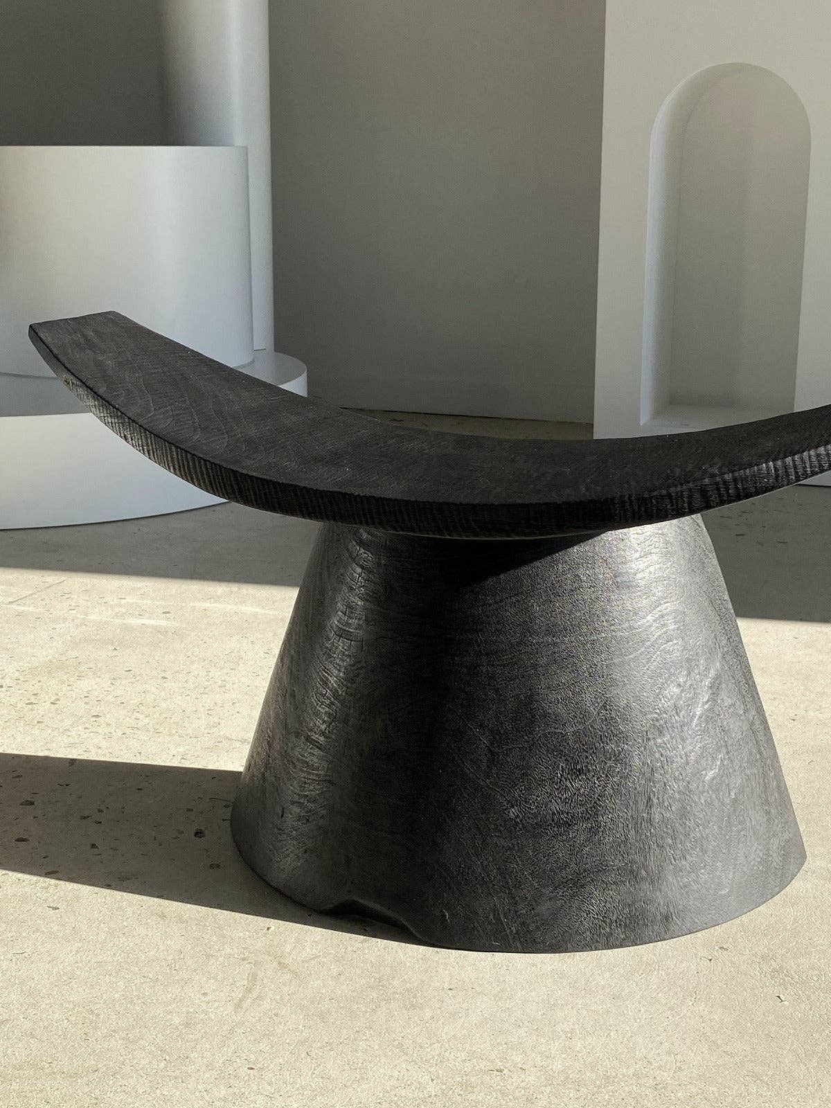 Office Objets – wholesale Stol – Minimalistisk fåtölj i svart trä9