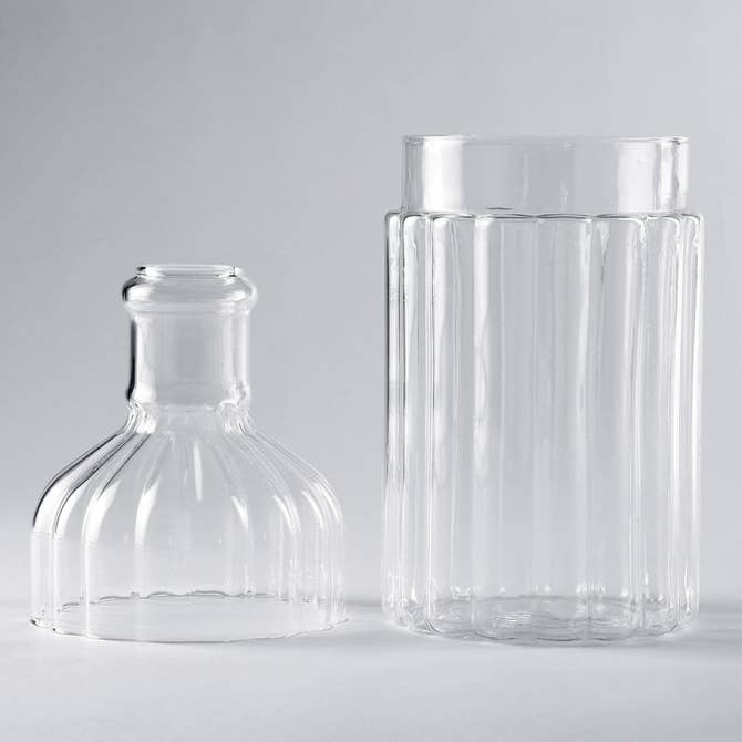 Time Concept - Wholesale Vase - Metropolitan Elegance Ribbed Glass Flower Vase7