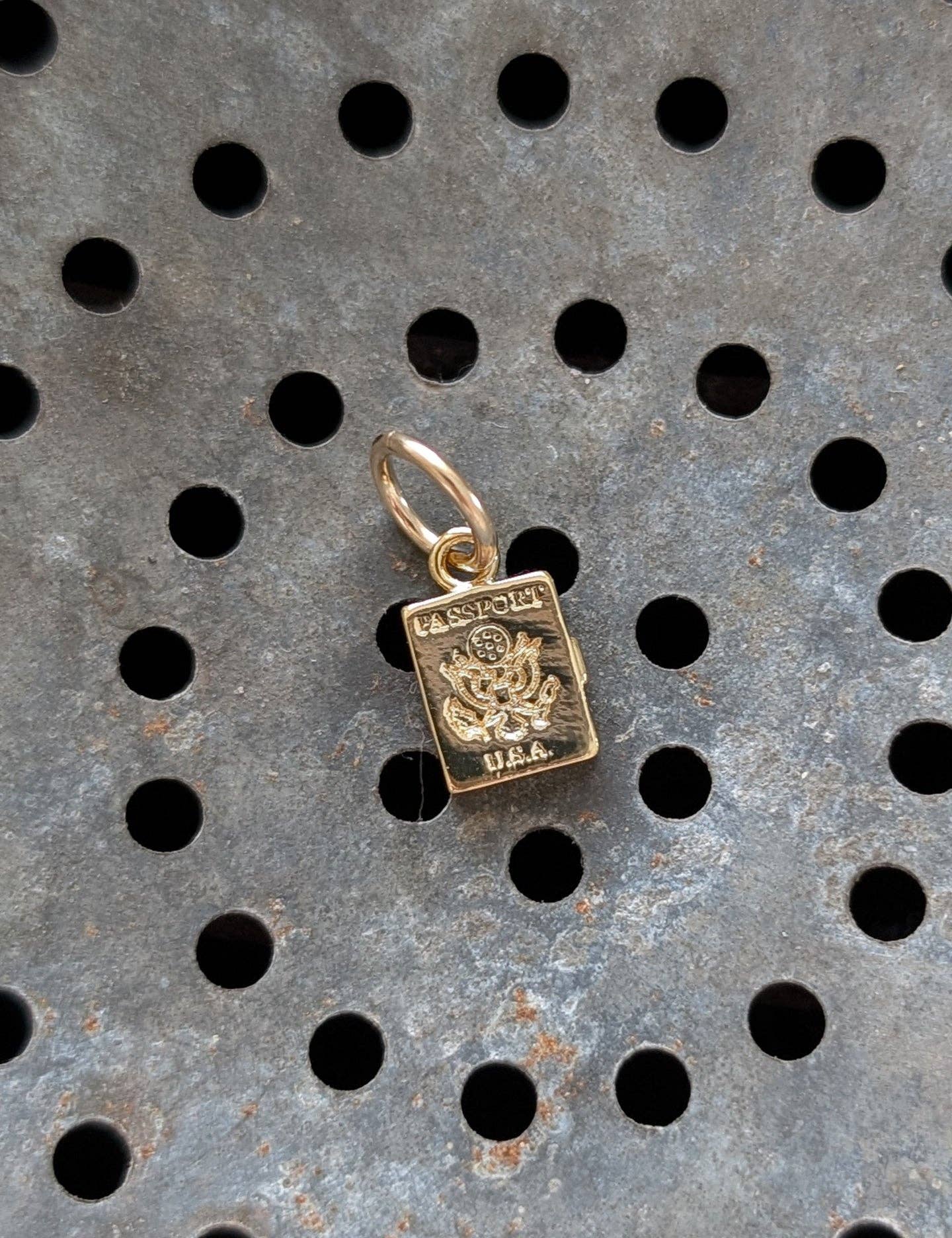 Nuance Jewelry - Vente Breloques/médailles personnalisées - Charms "Going Places"3