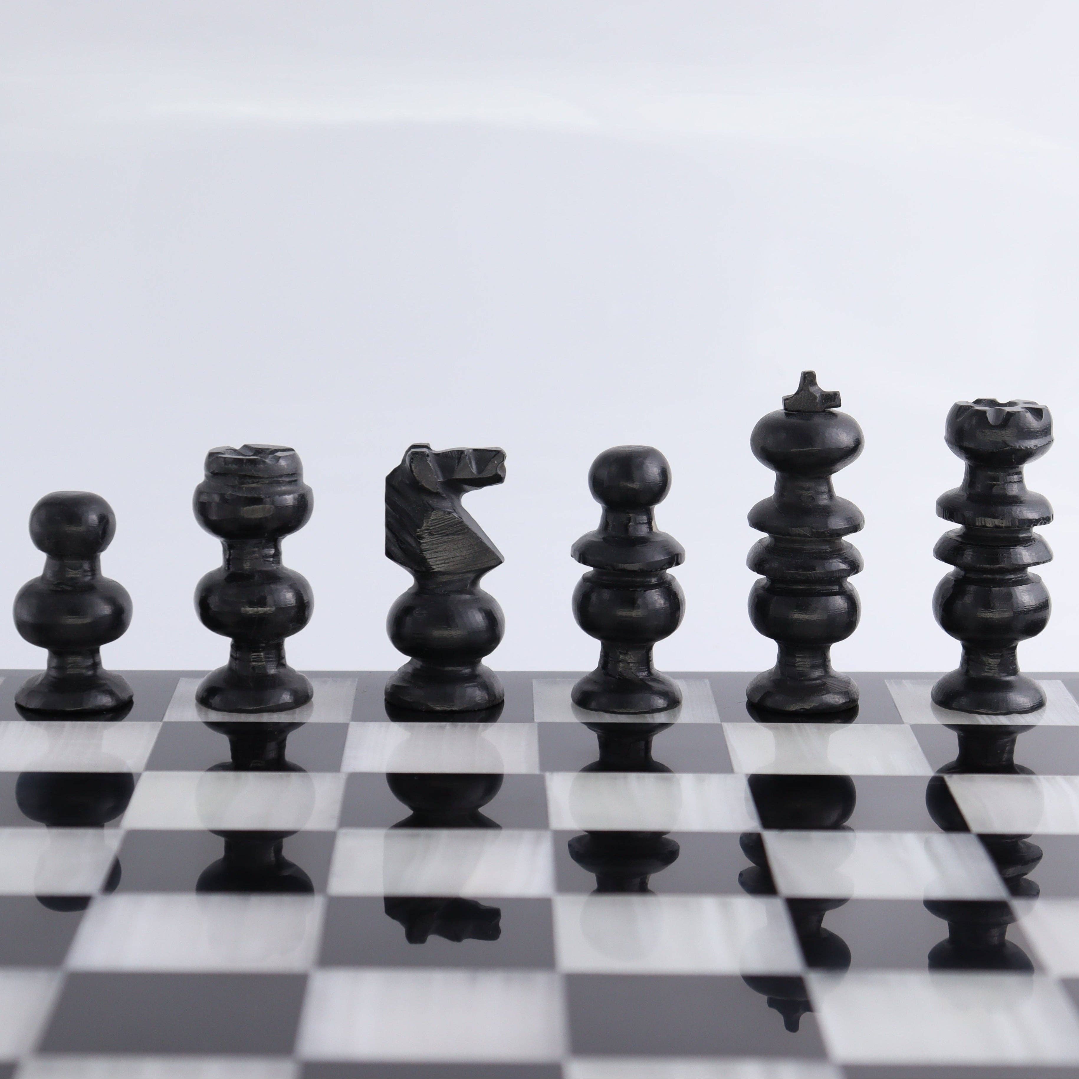 Mi Esperanza Minerals - Wholesale Board Game - Large Onyx and Marble Chess Set (Black and White)4