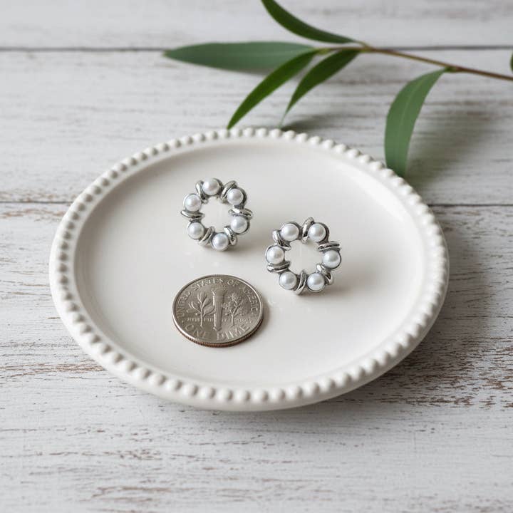 Laurel in Bloom - Wholesale Stud/Post Earrings - Pearl Leis Earrings1