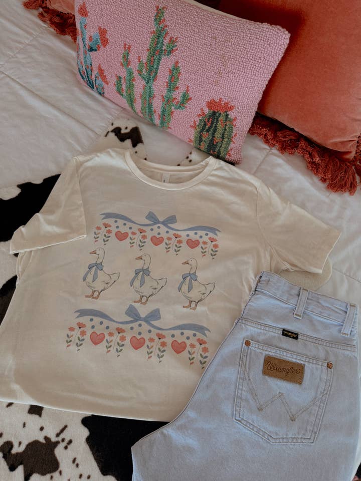 Western Vintage Babe - Wholesale Screen Printed T-Shirt - Unisex - VINTAGE CUTESY GOOSE