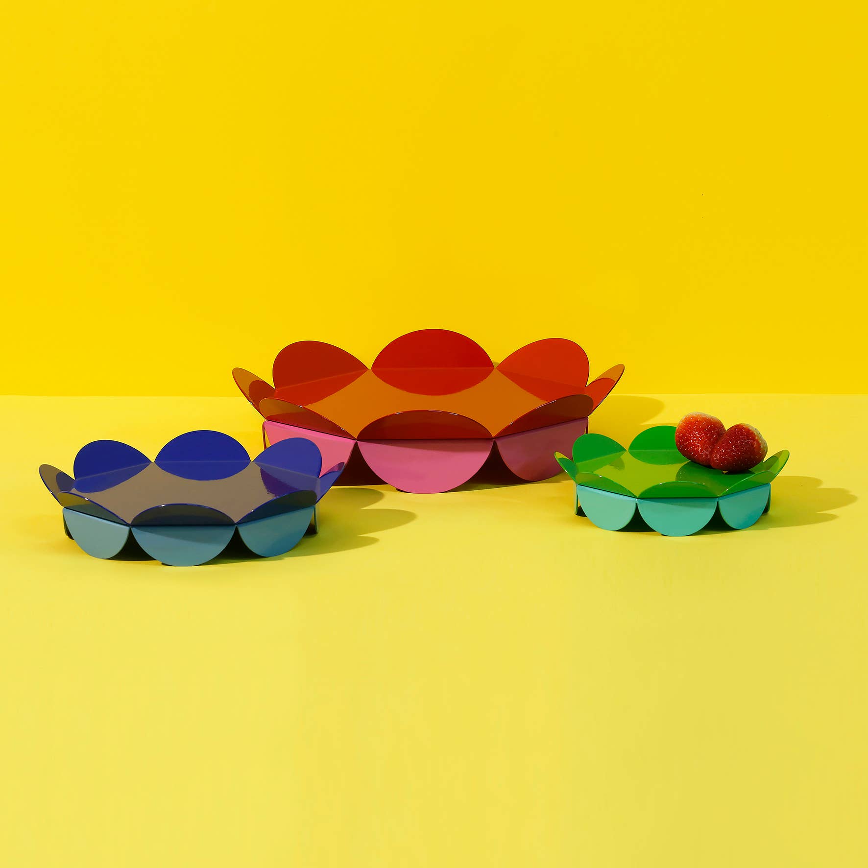 ISUWA - Wholesale Cake Stand - Flower Serving Stand M  – Sculptural & Glossy7