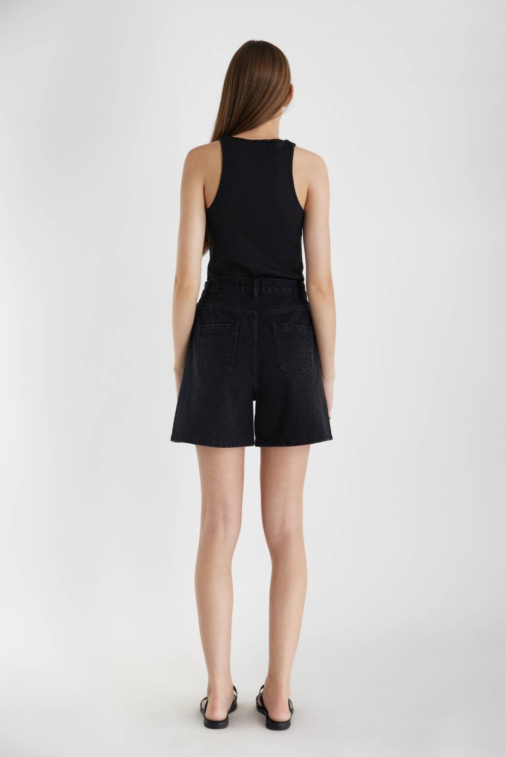 MOD REF – Großhandel Shorts – Damen – Die Naomi Shorts V5