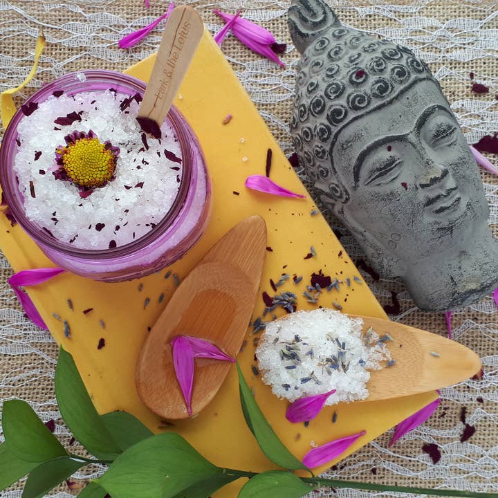 Lark & the Lotus - Wholesale Crafts, Hobbies & DIY Book - The DIY Apothecary Book3