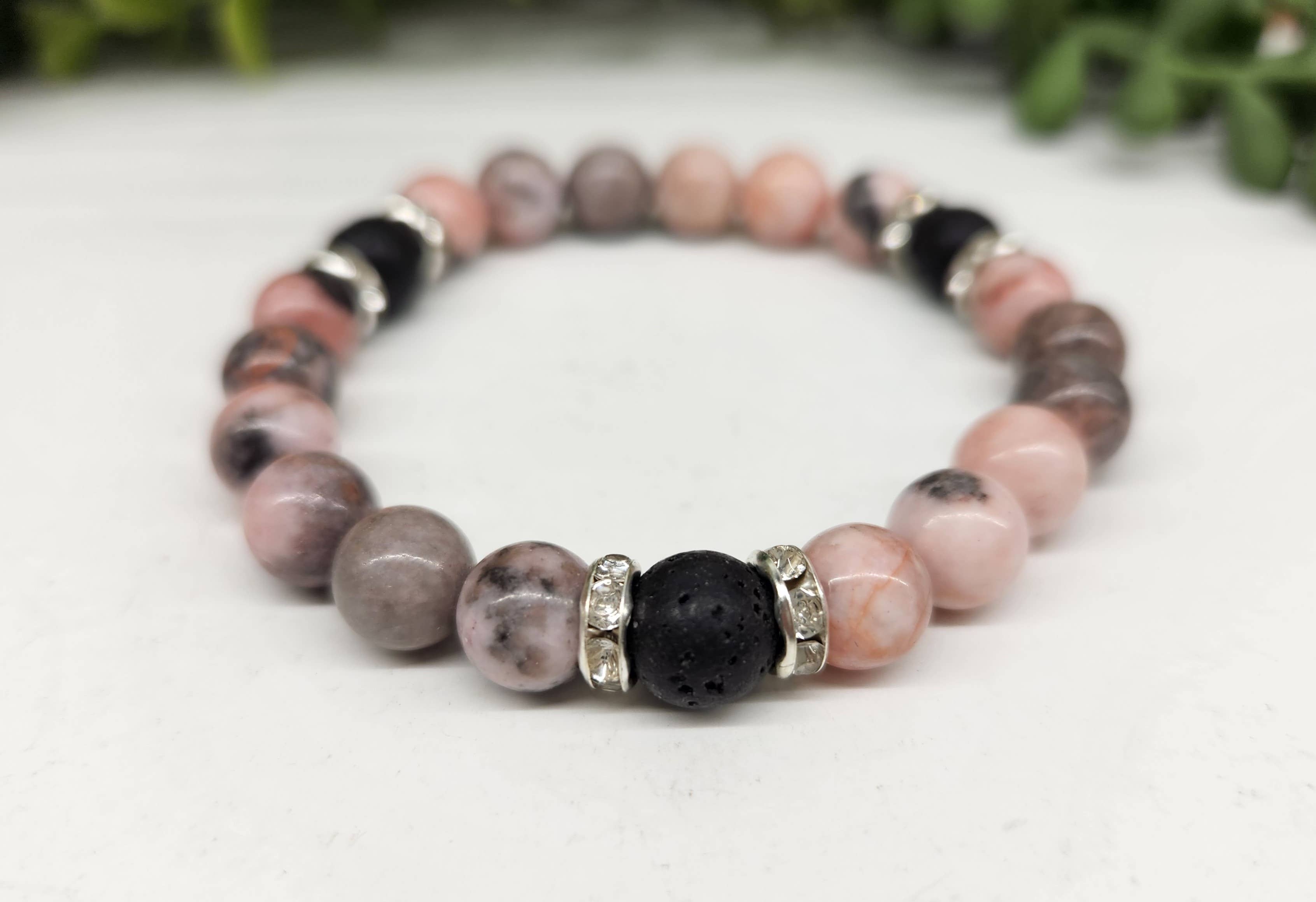 Meraki Gemstones - Wholesale Armband met kralen - Meraki Gemstones elastische armband met Pink Zebra Jaspis, lavasteen en zilverkleurige strass kralen, 8 mm, 19 cm2