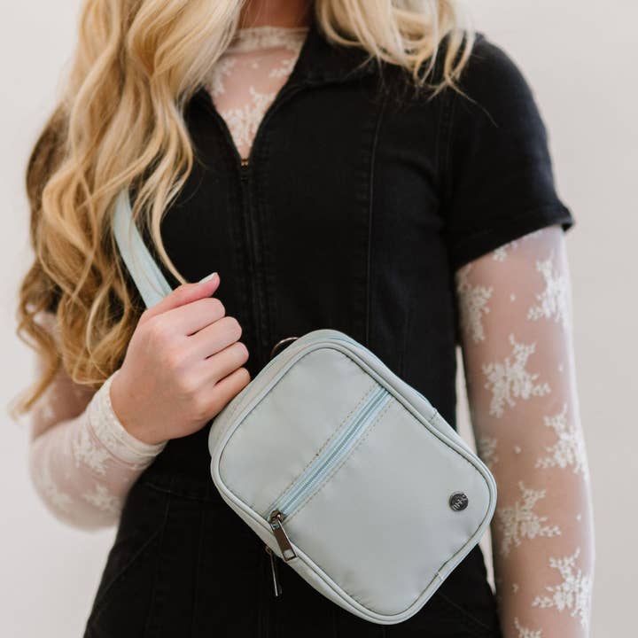 modern and chic - Wholesale Crossbody Bag - Women's - Lainey Convertible Multi-Wear Travel Crossbody8