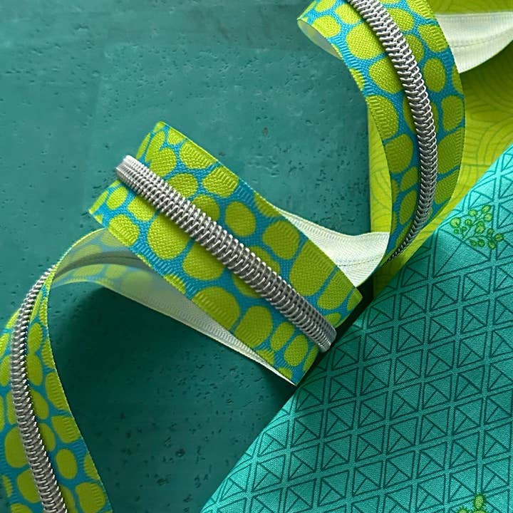 Lime Pebble Zipper Tape with Nickel teeth Lime Pebble Zipper Tape with Nickel teeth