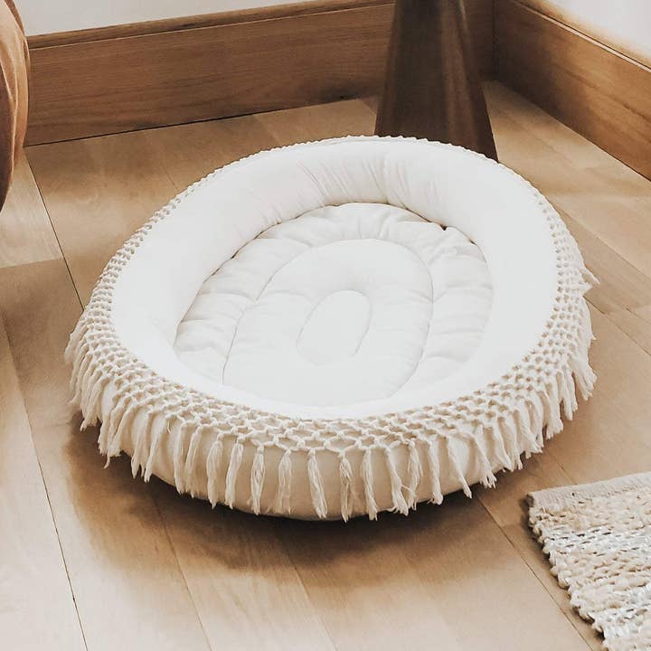 tapis de salon ovale - petit pour la vente par Finn + Emma