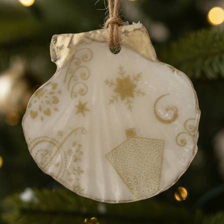 Dekorierte Austernschalen-Ornament – Winterliche Küstendekoration für den Großhandel von Shell Yeah By Jaks LLC