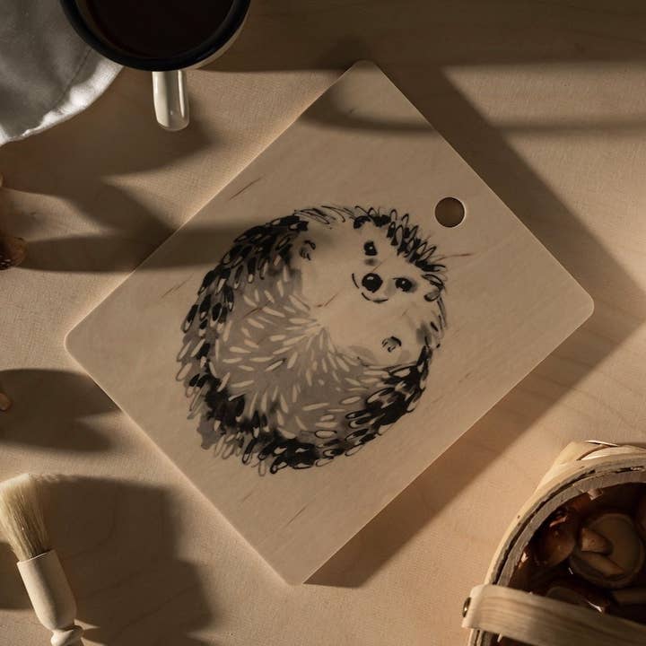 Muurla | Teemu Järvi, Chop & Serve Board, 18x22cm, Hedgehog for wholesale by Treacle George (Muurla)
