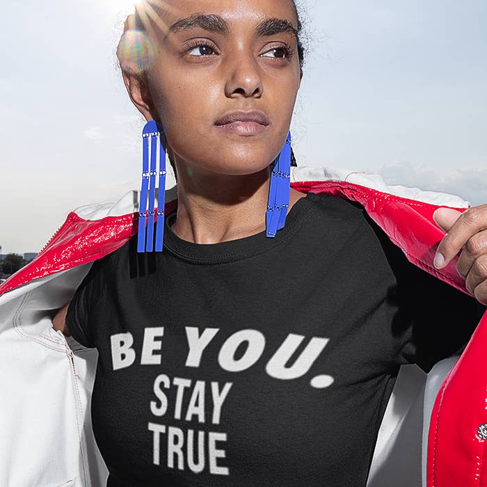 Vær dig ægte skjorte for engroshandel hos The Simplysaid Store