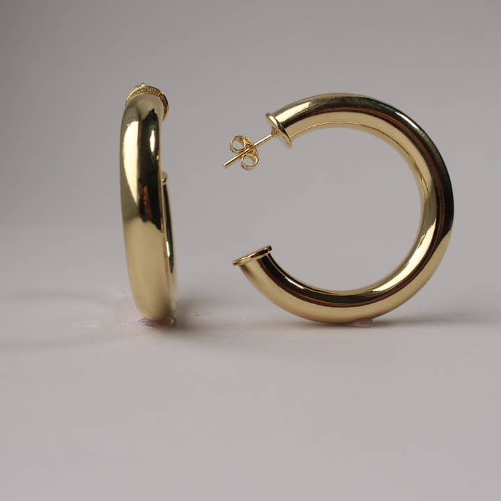 Middelgrote buishoepels | Zoe Hoops | Demi Fine Jewelry voor wholesale door GYS