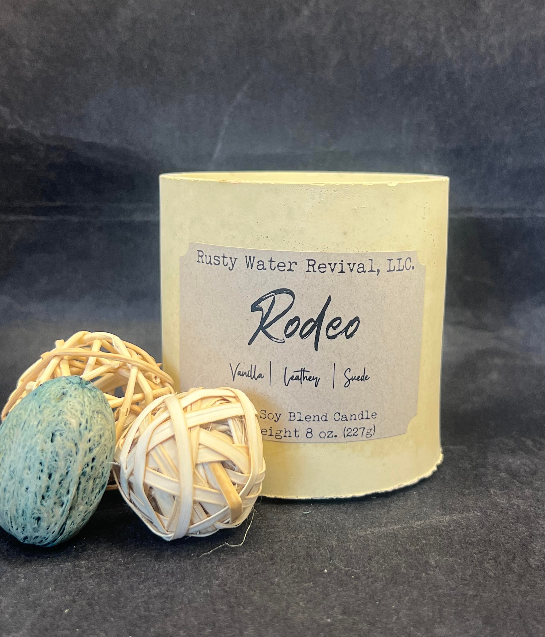 Rusty Water Revival, LLC. - Vendita all'ingrosso Candela in vasetto - Candela Rodeo in legno con stoppino, cera sciolta e spray0