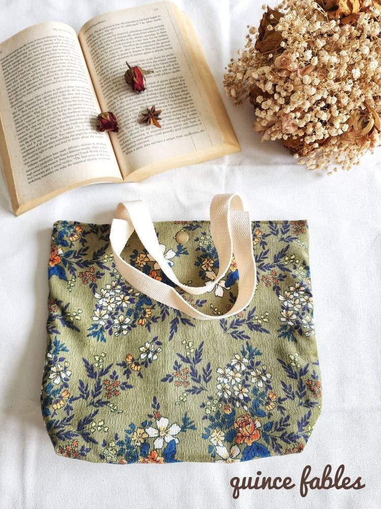 Quince Fables - Wholesale Lunch Bag/Box - Floral Corduroy Daisy Print Lunch Bag, Collection Lily3