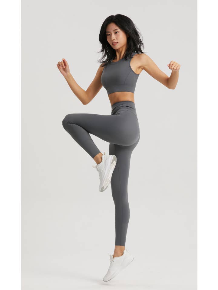 91thelabel – wholesale Activewear set – Women′s – Merida Lycra® Open Back Sports Bra & Legging Workout Set 9