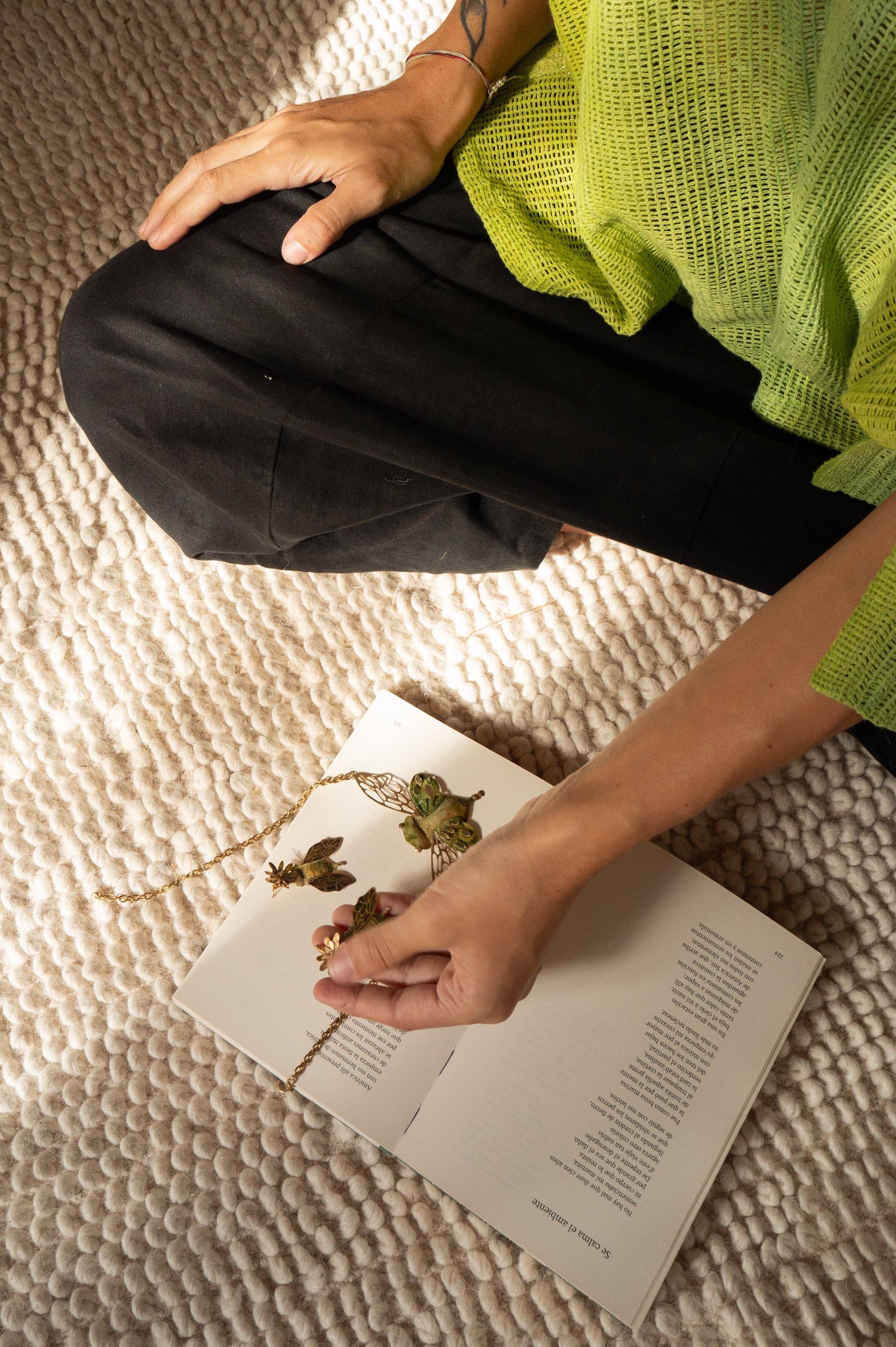 Maria rosua – wholesale Hänge-/berlockhalsband – Cikadkrage4