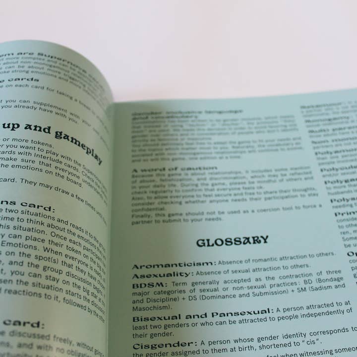 Gender Games – Jogo de cartas por atacado – Constellations - jogo de discussão e tabuleiro sobre poliamor | INGLÊS4