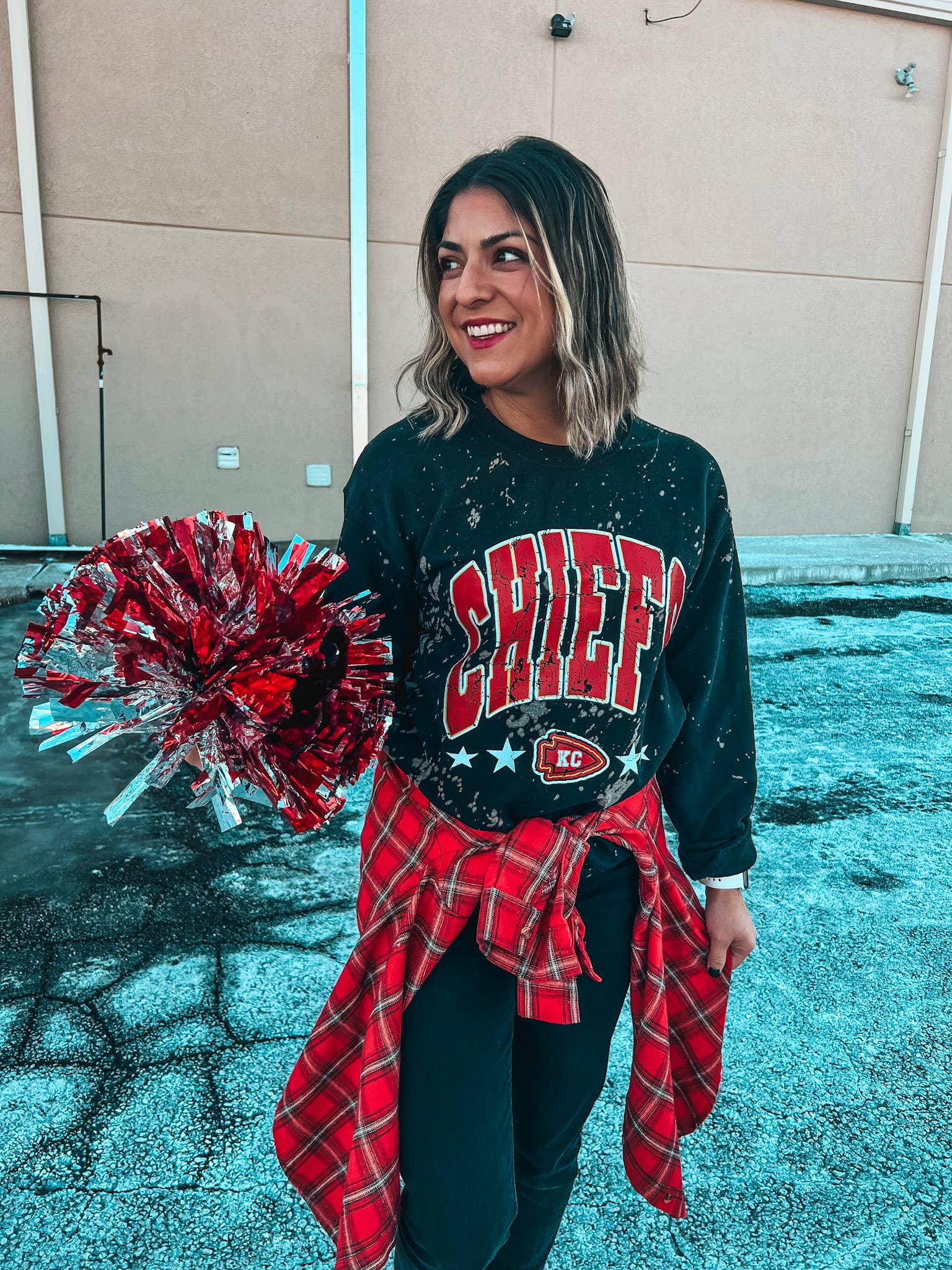 Southern Babe Wholesale - Wholesale Graphic Sweatshirt - Women's - CHIEFS STARS BLEACHED SWEATSHIRT3