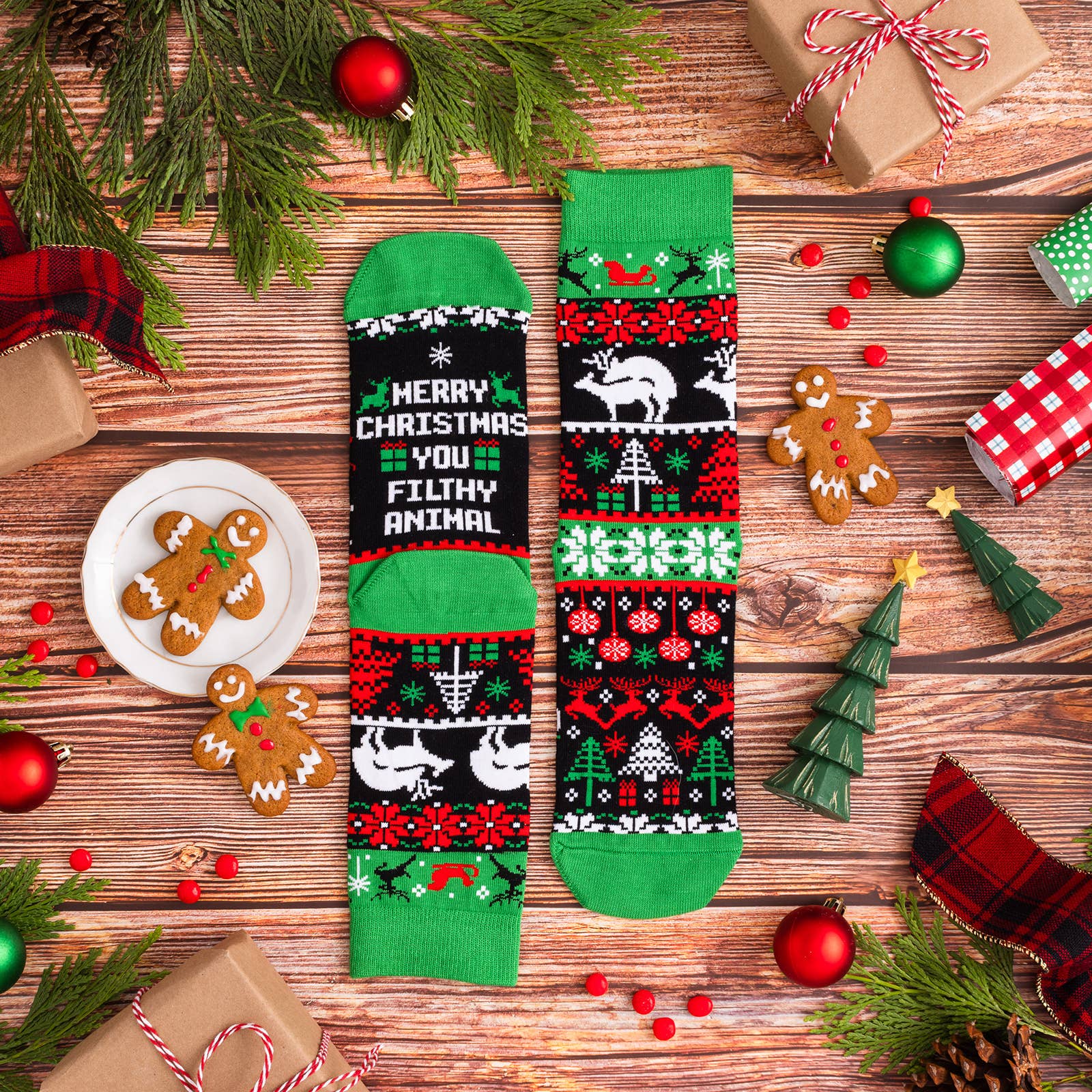 Lavley - Wholesale Socks - Unisex - Merry Christmas You Filthy Animal Socks8