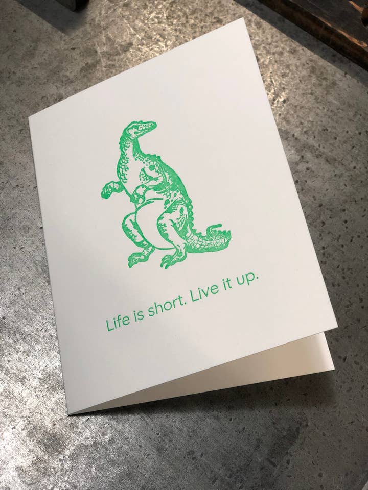 La vie est courte, dinosaure pour la vente par Warrior Printress Letterpress and Design
