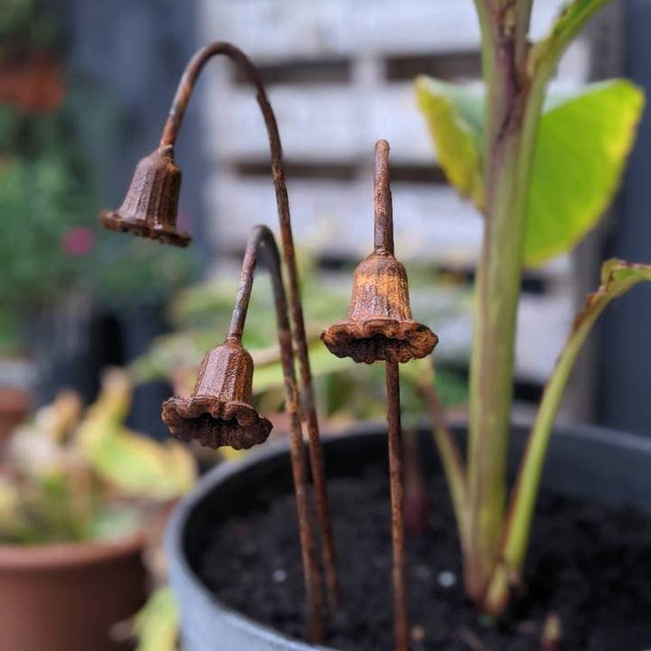 Savage Works – wholesale Outdoor ornament/decor – Metal Bluebells Garden Ornaments3