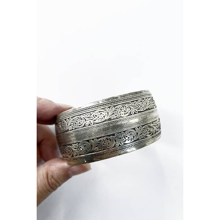 Islandhaze - Vendita all'ingrosso Bracciale a polsino - Fiore a spirale intagliato in argento tibetano che collega i rami Patt