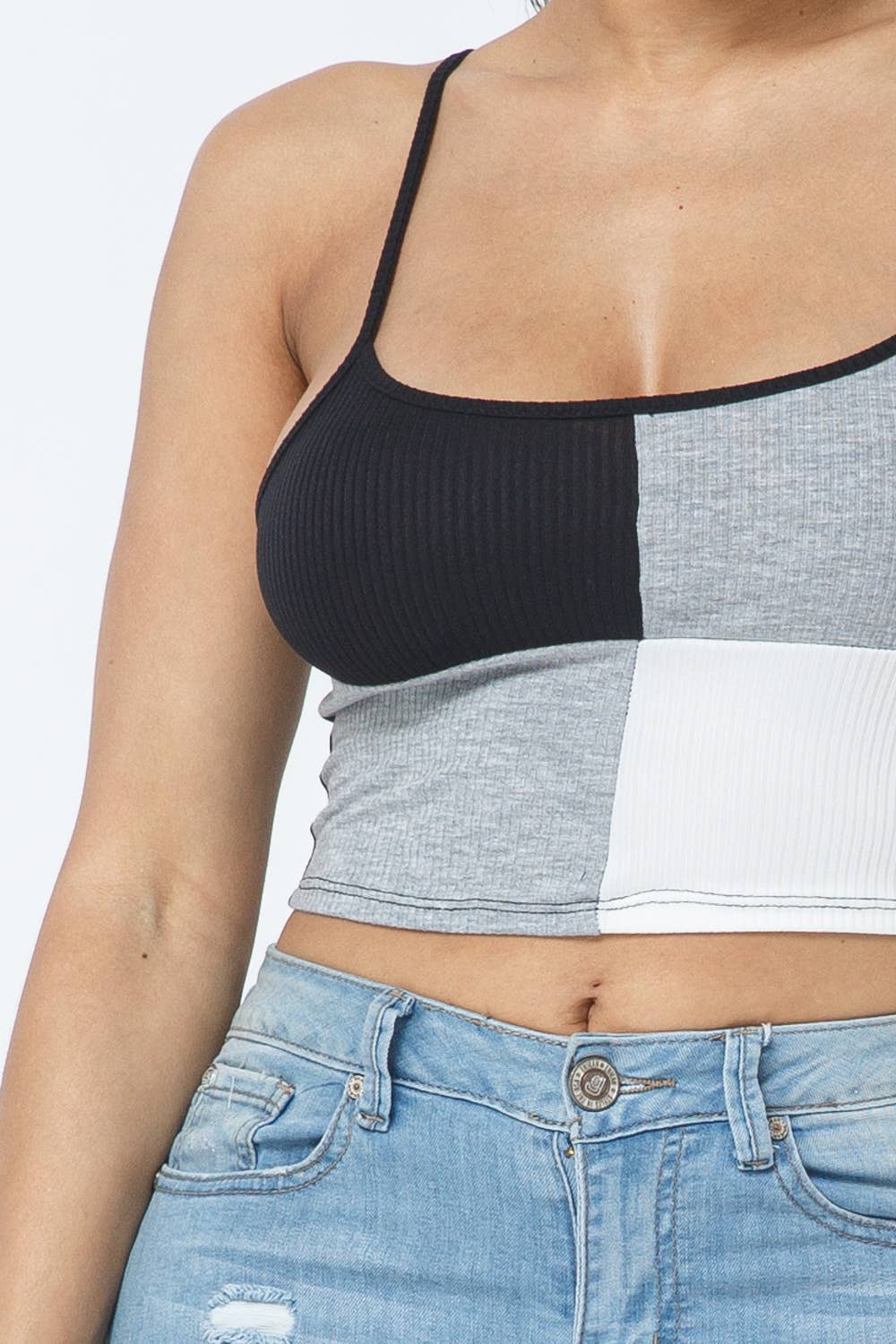 Julia by LoveJ – Großhandel Strickoberteil – Damen – Ärmelloses Crop-Top mit Farbblock11