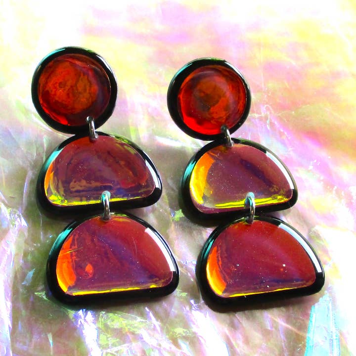 Pendientes holográficos de media luna con tachuelas de luna creciente para venta al por mayor de Wuve