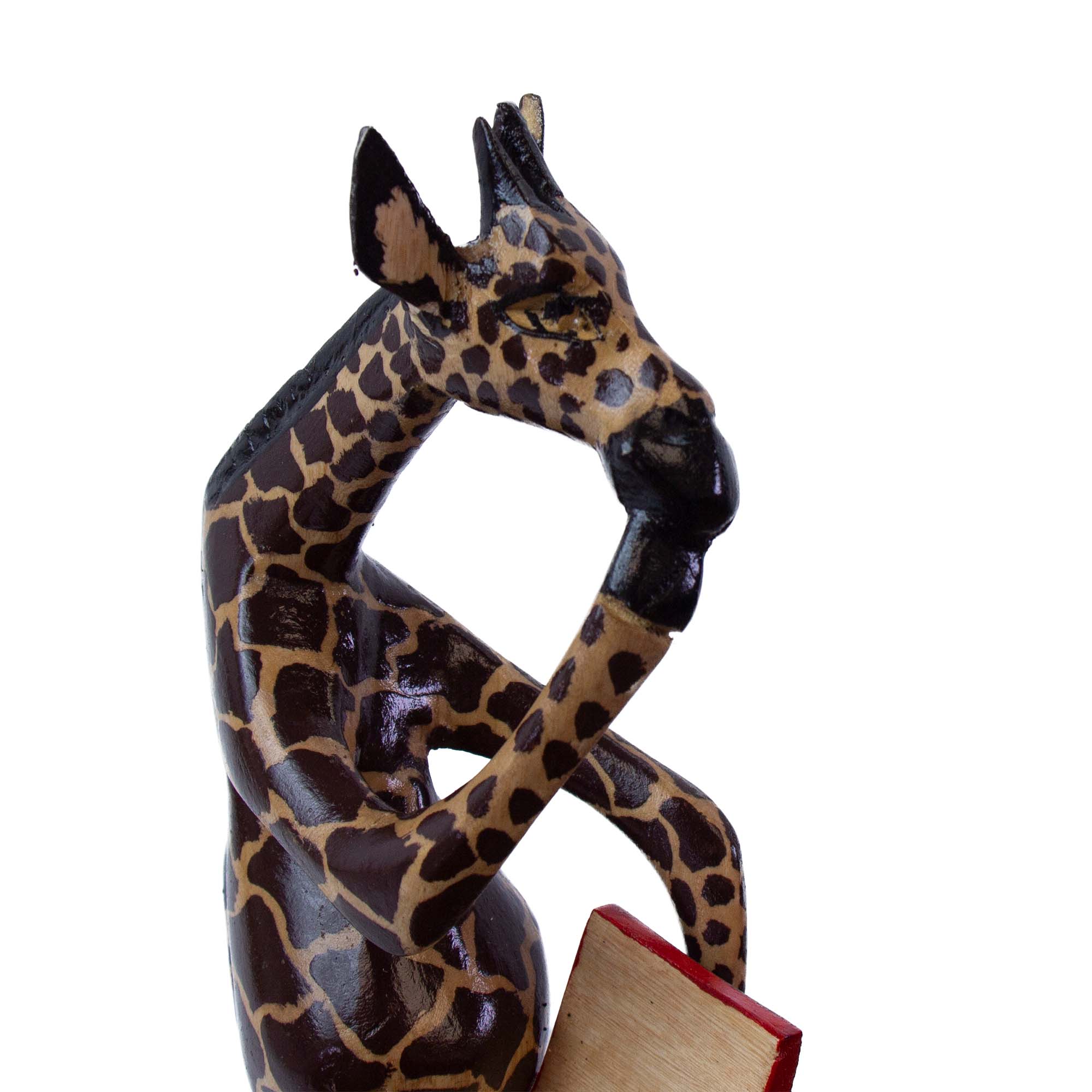 Global Crafts – Großhandel Dekofigur – Regaldekor aus geschnitztem Holz mit denkender Giraffe4