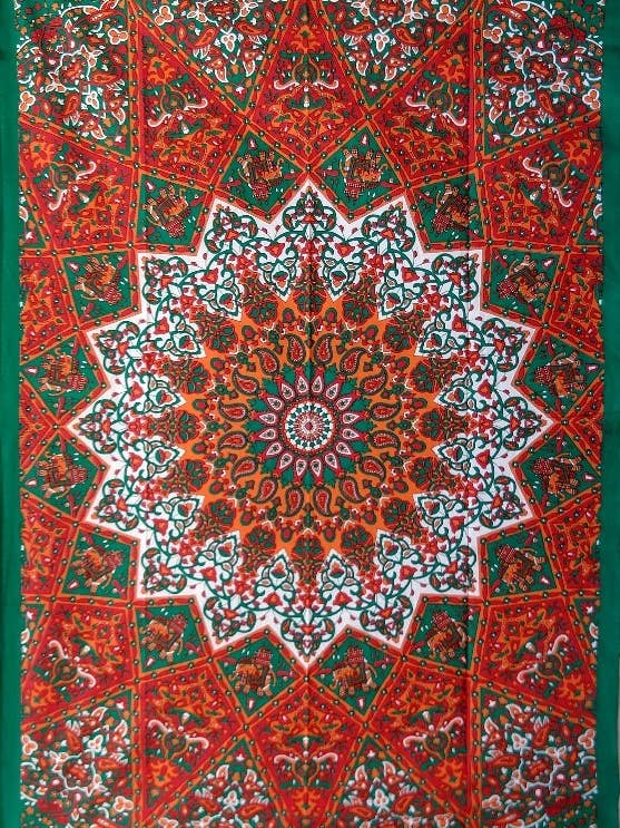 Impression de Mandala Étoile en Coton Rouge Multi Tapisserie B2211 pour la vente par Rising International Inc