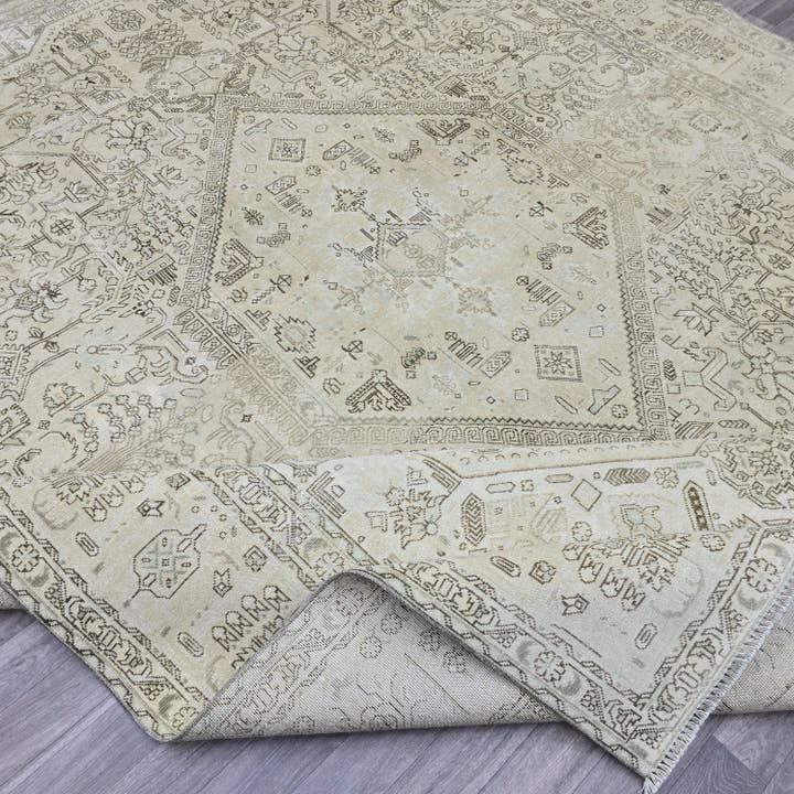 Vintage Turkish Oushak Rug: Large Hand-Knotted Wool Carpet for wholesale by MesopotamiaRugs