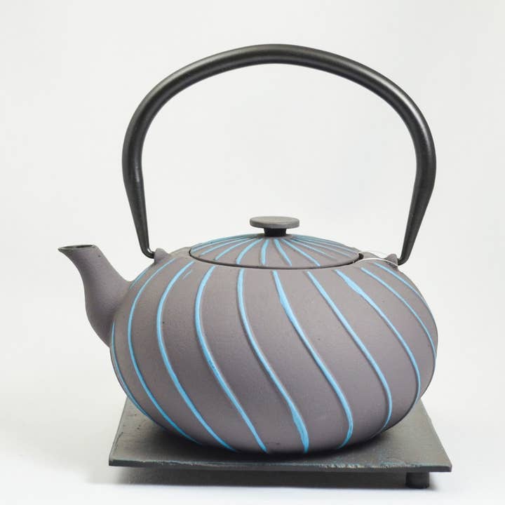 Nami Teekanne aus Gusseisen, 1.0l grau-hellblau für den Großhandel von Ja-Unendlich
