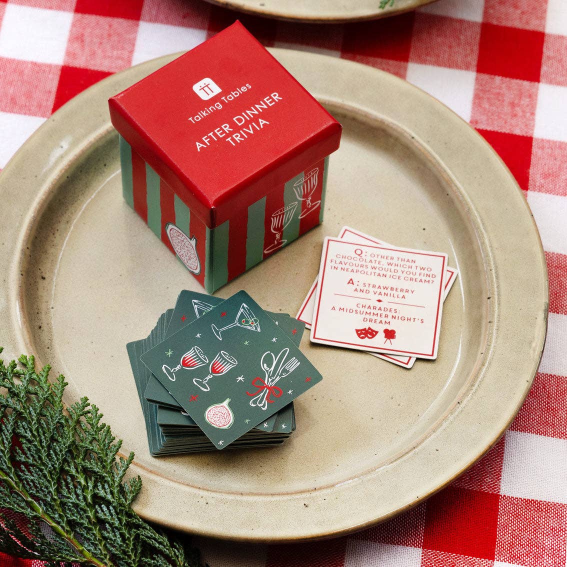 Talking Tables USA - Wholesale Card Game - Bon Noel Christmas Trivia - Display| Christmas Games |1