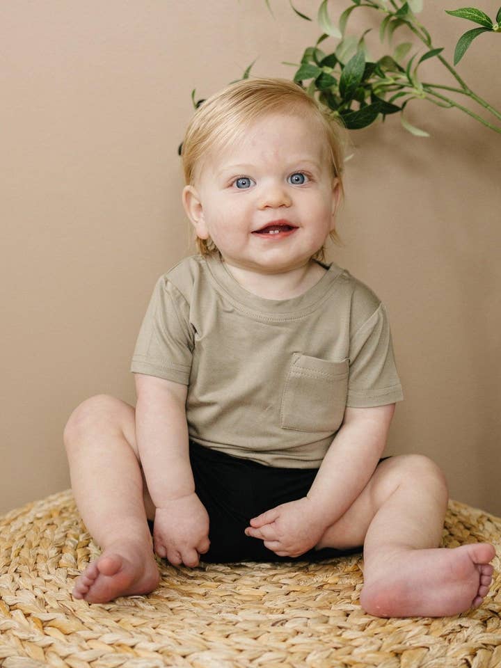 Little Joy Co. – T-shirt - Crianças por atacado – Camiseta Bamboo Pocket Tee Baby Toddler Kids Roupa de Camiseta de Criança1