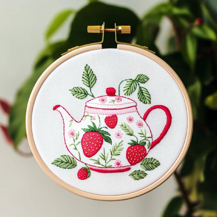 Erdbeer-Teekanne für den Großhandel von Darby & Windsor