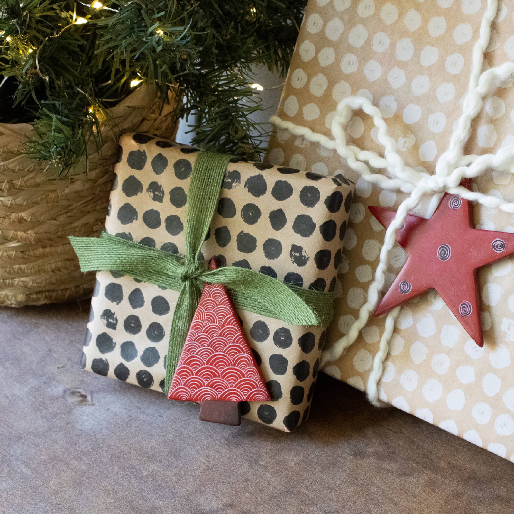 Venture Imports LLC - Wholesale Ornament Set - Christmas Tree Ornaments5